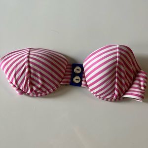 Bikini top strapless, has attachments for straps if you want